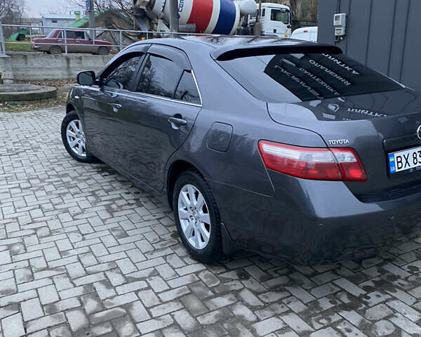 Серый Тойота Камри, объемом двигателя 2.4 л и пробегом 240 тыс. км за 7600 $, фото 13 на Automoto.ua