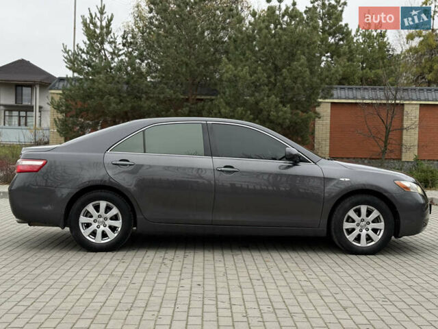 Серый Тойота Камри, объемом двигателя 2.4 л и пробегом 262 тыс. км за 6999 $, фото 5 на Automoto.ua