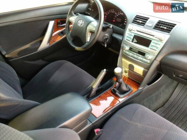 Серый Тойота Камри, объемом двигателя 2.4 л и пробегом 193 тыс. км за 10700 $, фото 14 на Automoto.ua