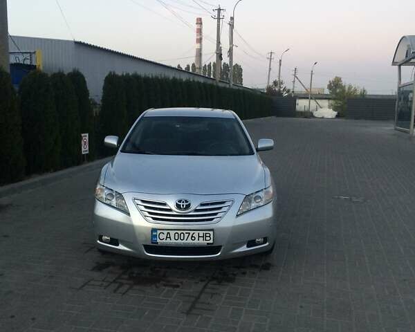 Серый Тойота Камри, объемом двигателя 2.4 л и пробегом 230 тыс. км за 8500 $, фото 10 на Automoto.ua