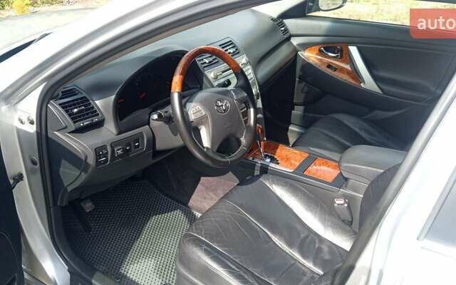 Серый Тойота Камри, объемом двигателя 3.5 л и пробегом 293 тыс. км за 8500 $, фото 11 на Automoto.ua