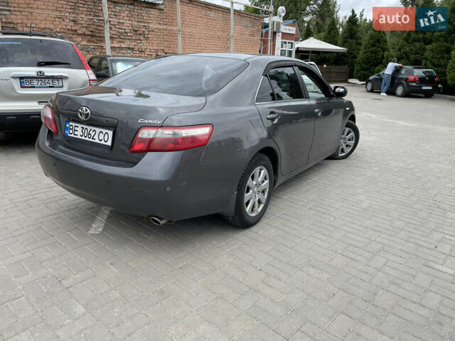 Серый Тойота Камри, объемом двигателя 2.36 л и пробегом 299 тыс. км за 7700 $, фото 7 на Automoto.ua