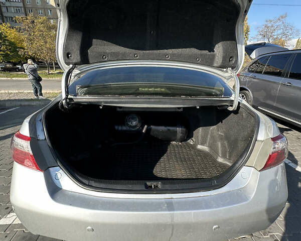 Сірий Тойота Камрі, об'ємом двигуна 2.36 л та пробігом 362 тис. км за 6800 $, фото 13 на Automoto.ua