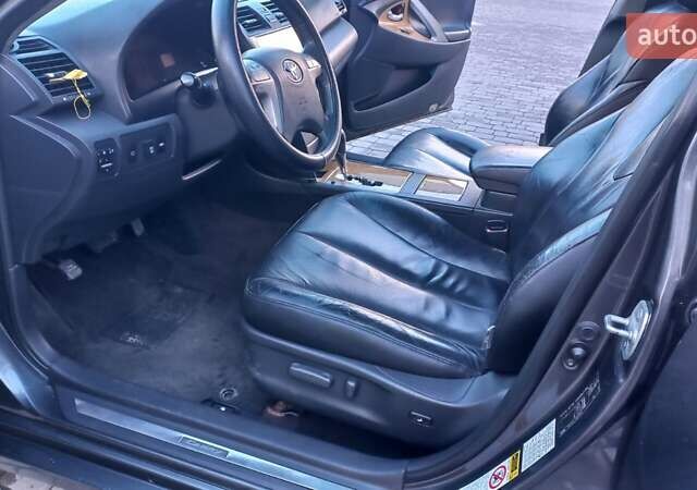 Серый Тойота Камри, объемом двигателя 2.36 л и пробегом 305 тыс. км за 7800 $, фото 41 на Automoto.ua