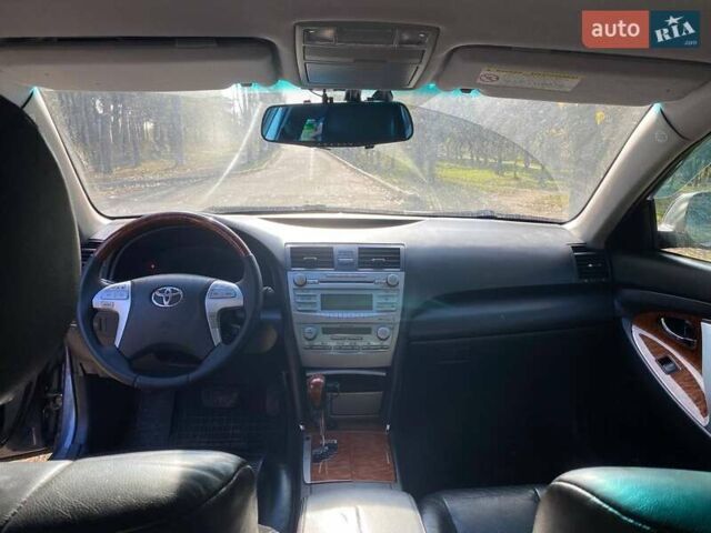 Сірий Тойота Камрі, об'ємом двигуна 3.5 л та пробігом 275 тис. км за 10000 $, фото 5 на Automoto.ua