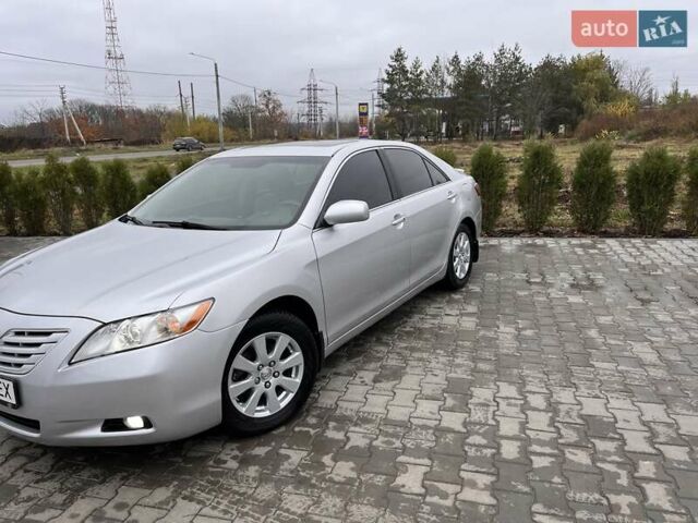 Серый Тойота Камри, объемом двигателя 3.5 л и пробегом 350 тыс. км за 8200 $, фото 3 на Automoto.ua
