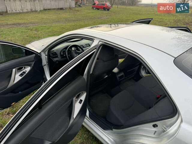 Сірий Тойота Камрі, об'ємом двигуна 2.36 л та пробігом 350 тис. км за 7800 $, фото 9 на Automoto.ua