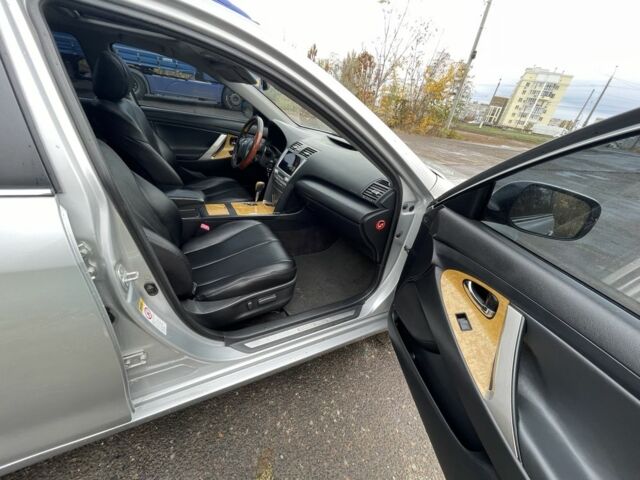 Серый Тойота Камри, объемом двигателя 3.5 л и пробегом 286 тыс. км за 7650 $, фото 12 на Automoto.ua