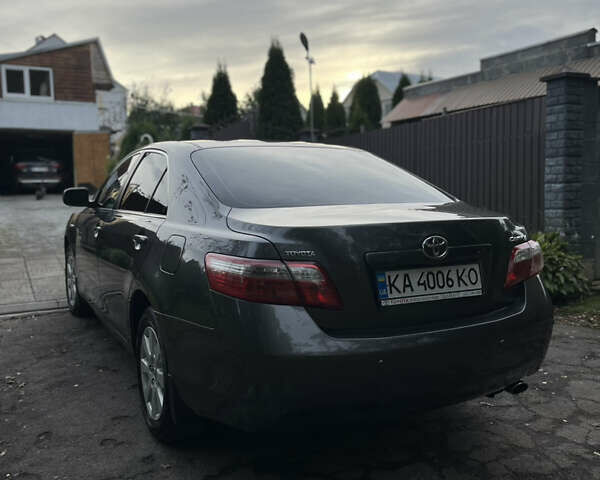 Серый Тойота Камри, объемом двигателя 2.4 л и пробегом 220 тыс. км за 8700 $, фото 20 на Automoto.ua