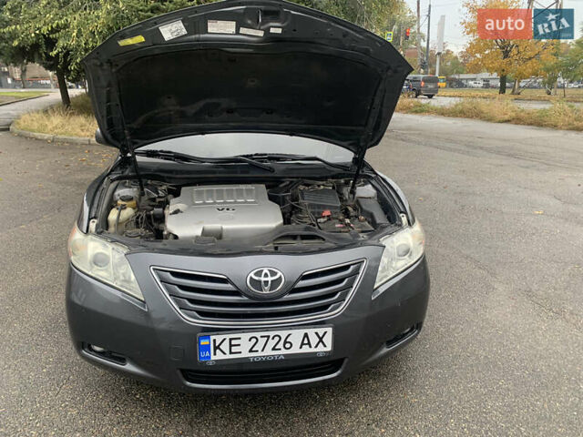 Серый Тойота Камри, объемом двигателя 3.5 л и пробегом 290 тыс. км за 9000 $, фото 12 на Automoto.ua
