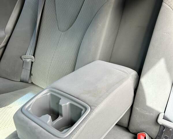 Серый Тойота Камри, объемом двигателя 2.36 л и пробегом 192 тыс. км за 7850 $, фото 26 на Automoto.ua