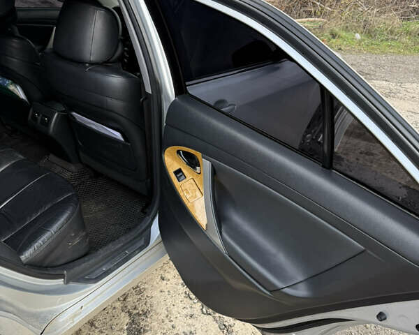 Серый Тойота Камри, объемом двигателя 2.4 л и пробегом 311 тыс. км за 7700 $, фото 13 на Automoto.ua