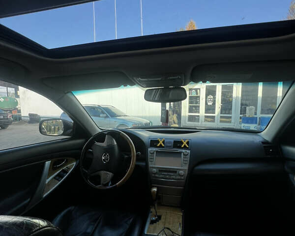 Сірий Тойота Камрі, об'ємом двигуна 3.5 л та пробігом 297 тис. км за 8499 $, фото 6 на Automoto.ua