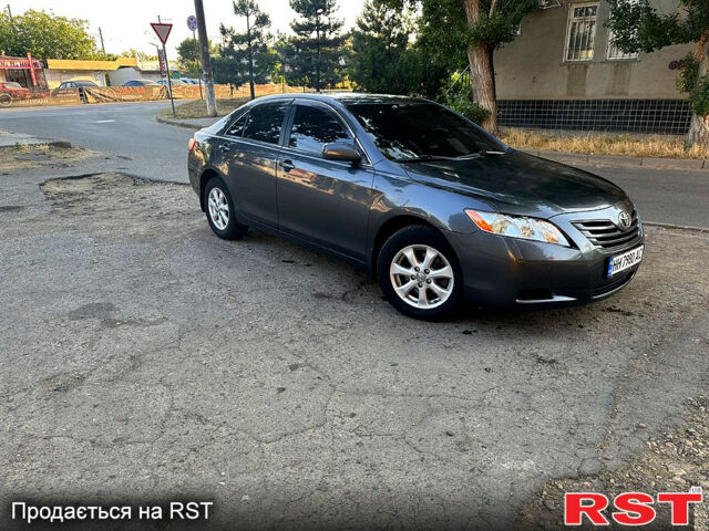 Серый Тойота Камри, объемом двигателя 2.4 л и пробегом 200 тыс. км за 7000 $, фото 6 на Automoto.ua