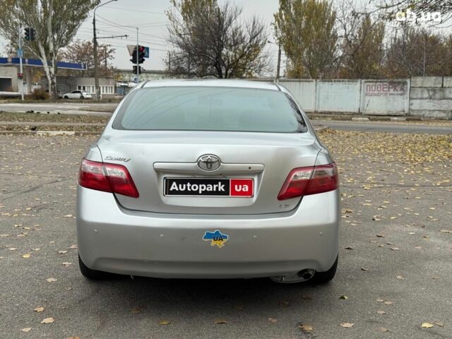 Серый Тойота Камри, объемом двигателя 2.4 л и пробегом 225 тыс. км за 7490 $, фото 5 на Automoto.ua