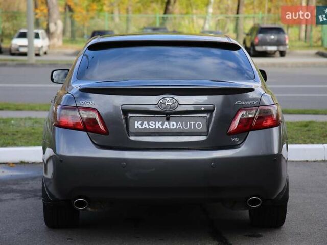Серый Тойота Камри, объемом двигателя 3.5 л и пробегом 231 тыс. км за 10000 $, фото 4 на Automoto.ua