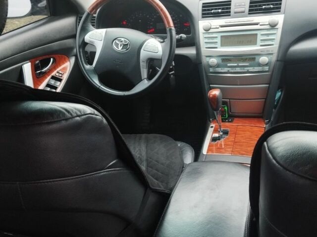 Серый Тойота Камри, объемом двигателя 3.5 л и пробегом 200 тыс. км за 8800 $, фото 6 на Automoto.ua