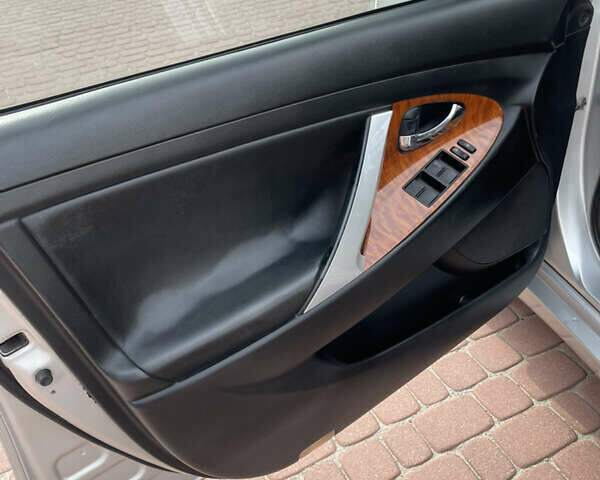 Сірий Тойота Камрі, об'ємом двигуна 3.5 л та пробігом 332 тис. км за 8700 $, фото 19 на Automoto.ua