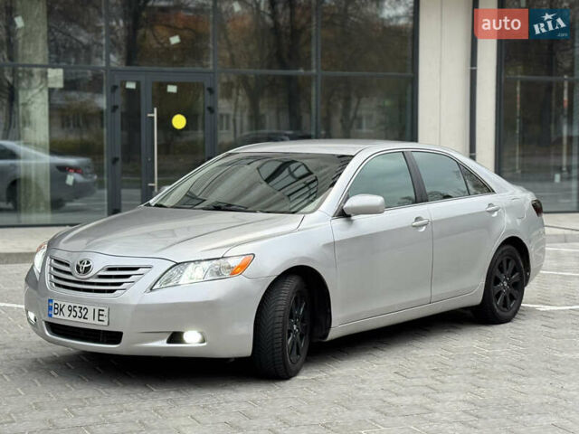 Серый Тойота Камри, объемом двигателя 2.36 л и пробегом 298 тыс. км за 6500 $, фото 10 на Automoto.ua