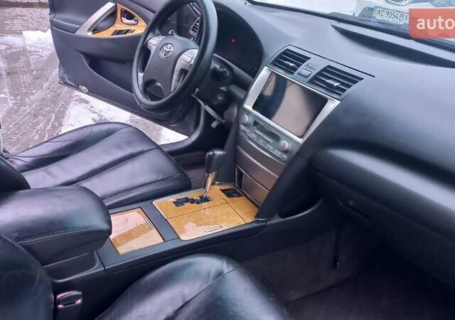 Серый Тойота Камри, объемом двигателя 2.36 л и пробегом 305 тыс. км за 7800 $, фото 21 на Automoto.ua