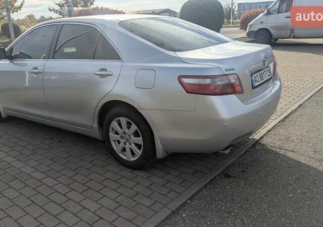 Серый Тойота Камри, объемом двигателя 3.5 л и пробегом 243 тыс. км за 8700 $, фото 7 на Automoto.ua