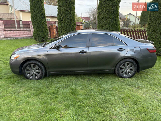 Сірий Тойота Камрі, об'ємом двигуна 2.4 л та пробігом 300 тис. км за 7700 $, фото 12 на Automoto.ua