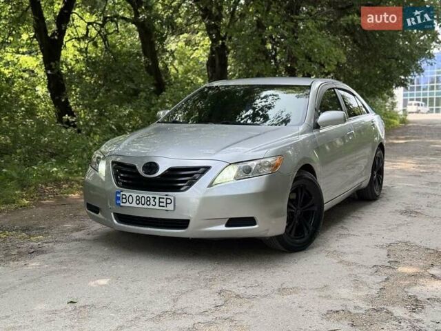 Сірий Тойота Камрі, об'ємом двигуна 2.4 л та пробігом 308 тис. км за 7799 $, фото 2 на Automoto.ua