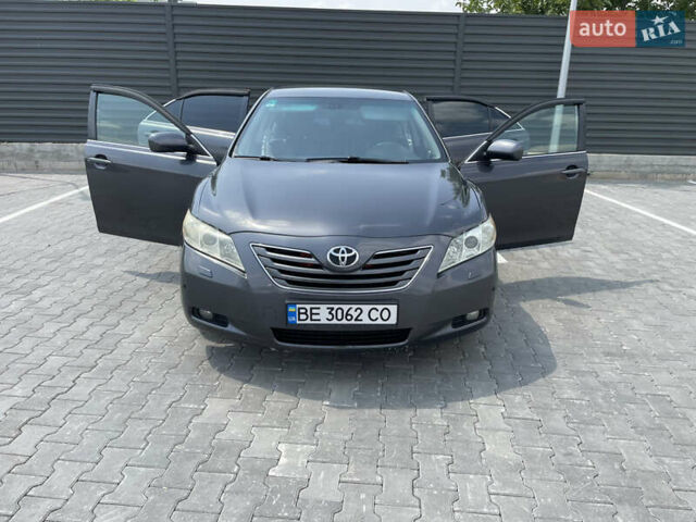Сірий Тойота Камрі, об'ємом двигуна 2.36 л та пробігом 240 тис. км за 7700 $, фото 5 на Automoto.ua
