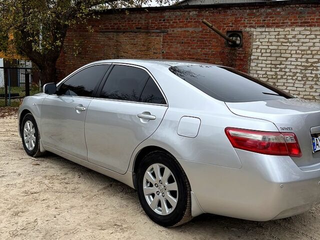 Серый Тойота Камри, объемом двигателя 2.4 л и пробегом 240 тыс. км за 7700 $, фото 7 на Automoto.ua