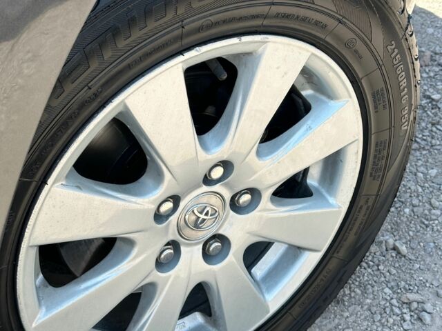 Сірий Тойота Камрі, об'ємом двигуна 2.4 л та пробігом 273 тис. км за 8500 $, фото 3 на Automoto.ua