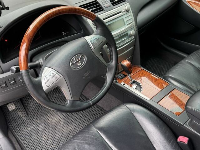 Серый Тойота Камри, объемом двигателя 3.5 л и пробегом 280 тыс. км за 9100 $, фото 5 на Automoto.ua