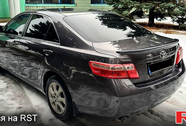 Серый Тойота Камри, объемом двигателя 3.5 л и пробегом 188 тыс. км за 8950 $, фото 1 на Automoto.ua