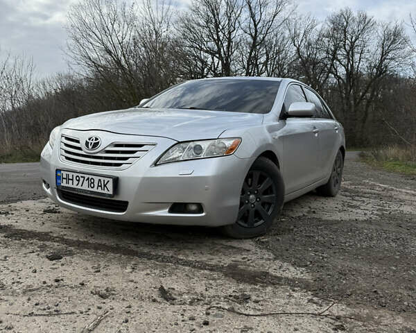 Серый Тойота Камри, объемом двигателя 2.4 л и пробегом 311 тыс. км за 7700 $, фото 21 на Automoto.ua