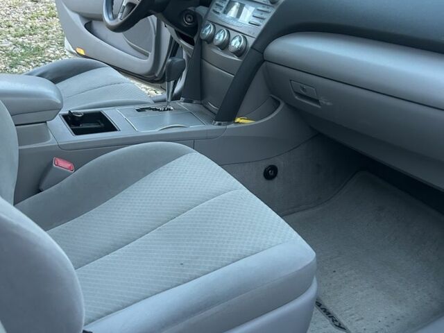 Серый Тойота Камри, объемом двигателя 0 л и пробегом 178 тыс. км за 7900 $, фото 13 на Automoto.ua