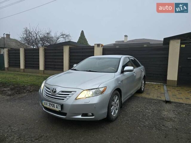 Сірий Тойота Камрі, об'ємом двигуна 3.5 л та пробігом 250 тис. км за 6300 $, фото 4 на Automoto.ua