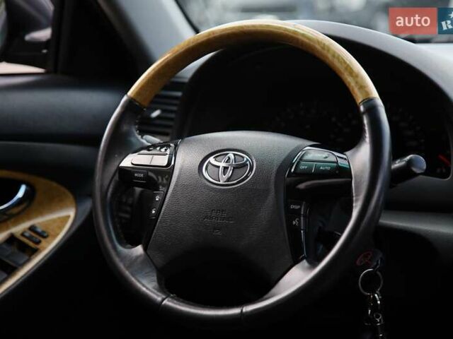 Серый Тойота Камри, объемом двигателя 3.5 л и пробегом 231 тыс. км за 10000 $, фото 13 на Automoto.ua