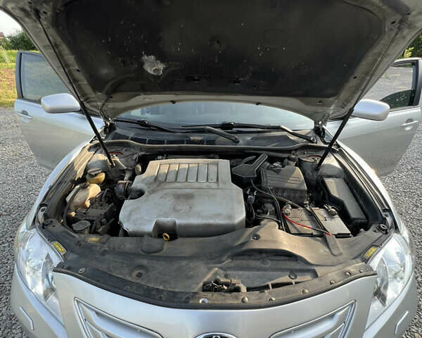 Серый Тойота Камри, объемом двигателя 3.5 л и пробегом 290 тыс. км за 8500 $, фото 25 на Automoto.ua