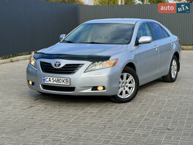 Серый Тойота Камри, объемом двигателя 2.36 л и пробегом 221 тыс. км за 7999 $, фото 12 на Automoto.ua