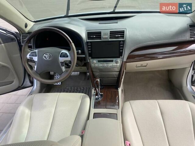 Серый Тойота Камри, объемом двигателя 3.5 л и пробегом 379 тыс. км за 10200 $, фото 22 на Automoto.ua