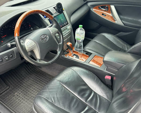 Серый Тойота Камри, объемом двигателя 3.5 л и пробегом 265 тыс. км за 10500 $, фото 11 на Automoto.ua
