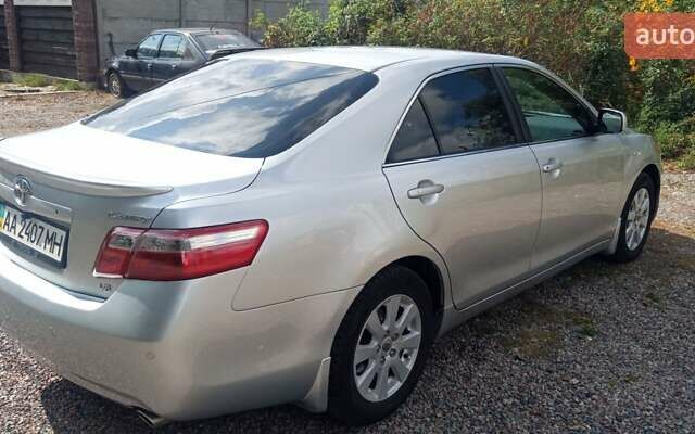 Серый Тойота Камри, объемом двигателя 3.5 л и пробегом 293 тыс. км за 8500 $, фото 5 на Automoto.ua