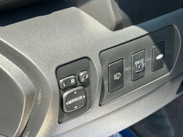 Сірий Тойота Камрі, об'ємом двигуна 2.4 л та пробігом 273 тис. км за 8500 $, фото 17 на Automoto.ua