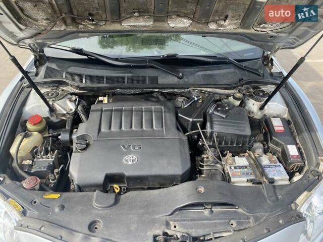 Серый Тойота Камри, объемом двигателя 3.5 л и пробегом 379 тыс. км за 10200 $, фото 16 на Automoto.ua