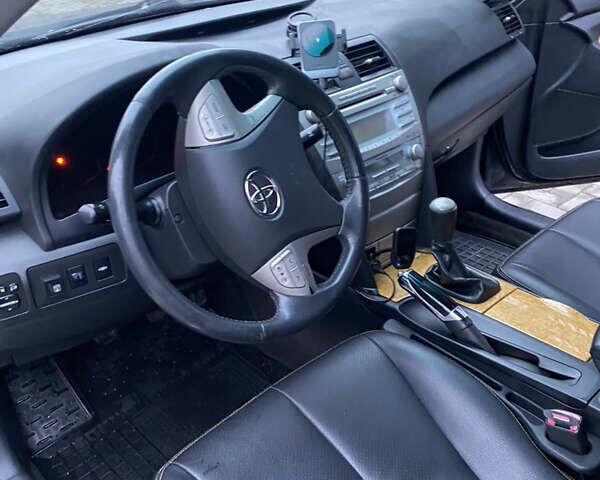 Серый Тойота Камри, объемом двигателя 2.4 л и пробегом 240 тыс. км за 7600 $, фото 4 на Automoto.ua