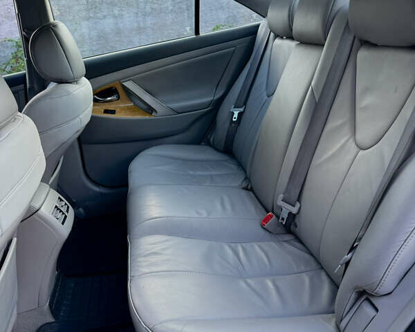 Сірий Тойота Камрі, об'ємом двигуна 2.4 л та пробігом 422 тис. км за 8000 $, фото 21 на Automoto.ua