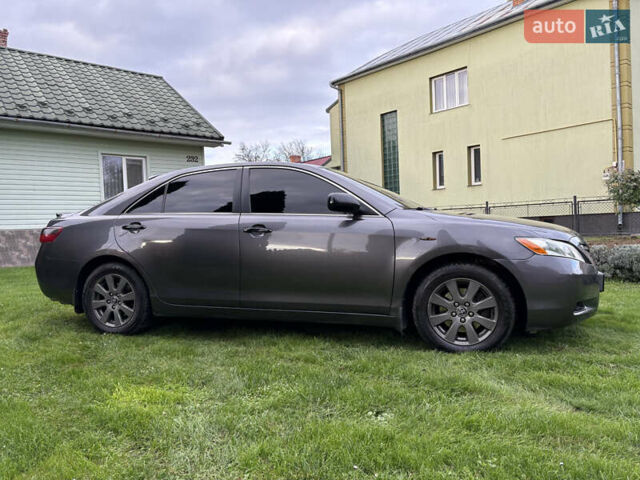 Сірий Тойота Камрі, об'ємом двигуна 2.4 л та пробігом 300 тис. км за 7700 $, фото 11 на Automoto.ua