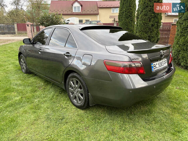 Сірий Тойота Камрі, об'ємом двигуна 2.4 л та пробігом 300 тис. км за 7700 $, фото 4 на Automoto.ua