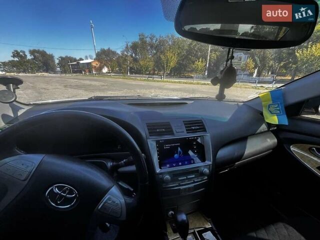 Сірий Тойота Камрі, об'ємом двигуна 2.4 л та пробігом 281 тис. км за 10000 $, фото 5 на Automoto.ua