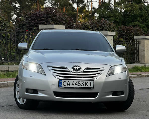 Серый Тойота Камри, объемом двигателя 3.5 л и пробегом 290 тыс. км за 8500 $, фото 21 на Automoto.ua