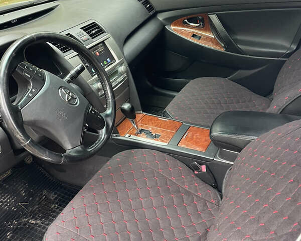 Серый Тойота Камри, объемом двигателя 2.36 л и пробегом 370 тыс. км за 6999 $, фото 9 на Automoto.ua